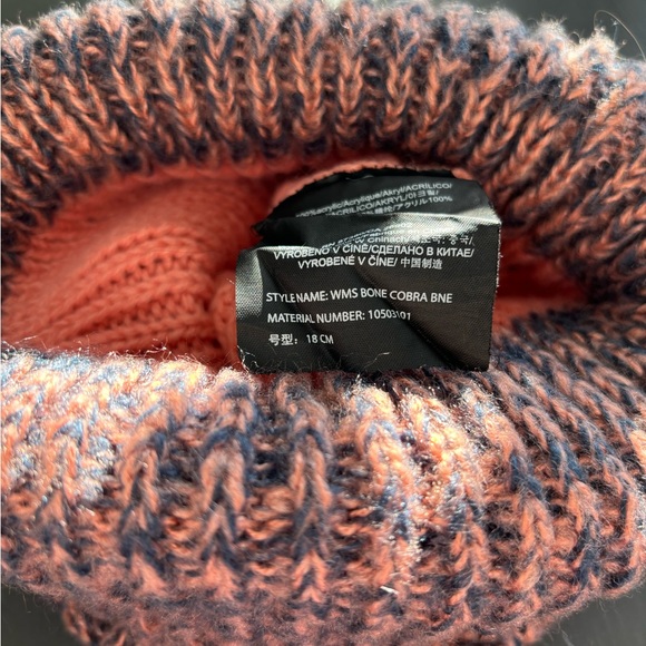 Butron Bone Cobra Reversible  Beanie Ski Snowboard (18cm) - Picture 7 of 7